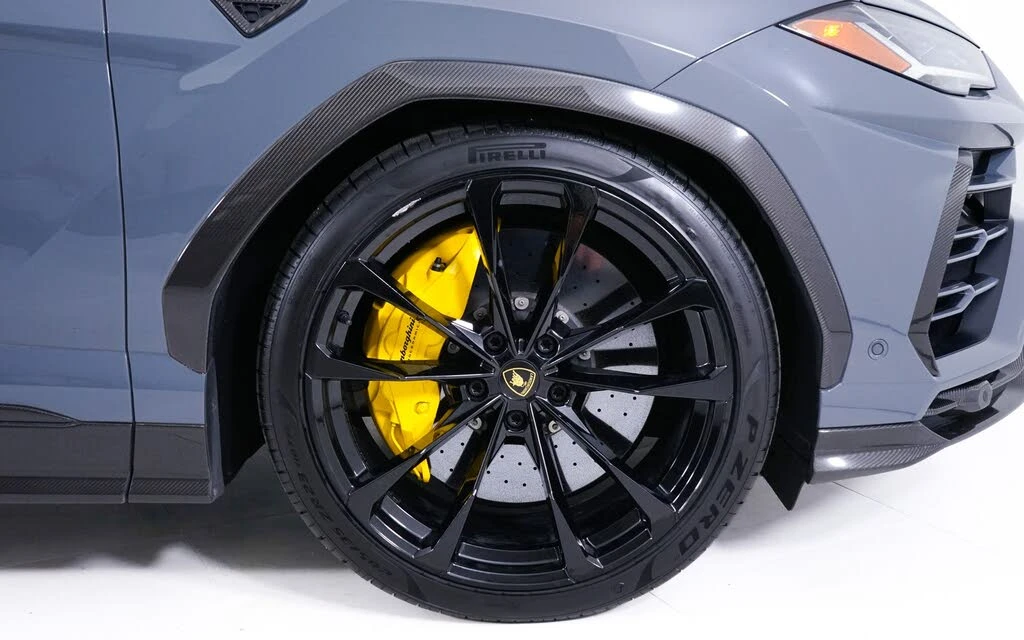 2022 Lamborghini Urus - Image 14 of 30