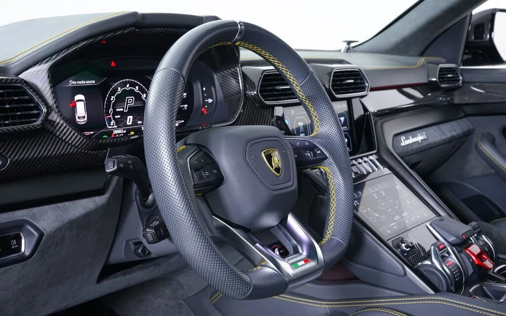 2022 Lamborghini Urus - Image 4 of 30