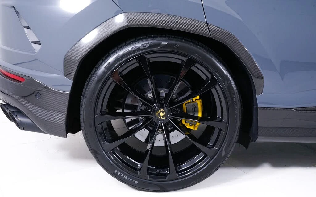 2022 Lamborghini Urus - Image 13 of 30