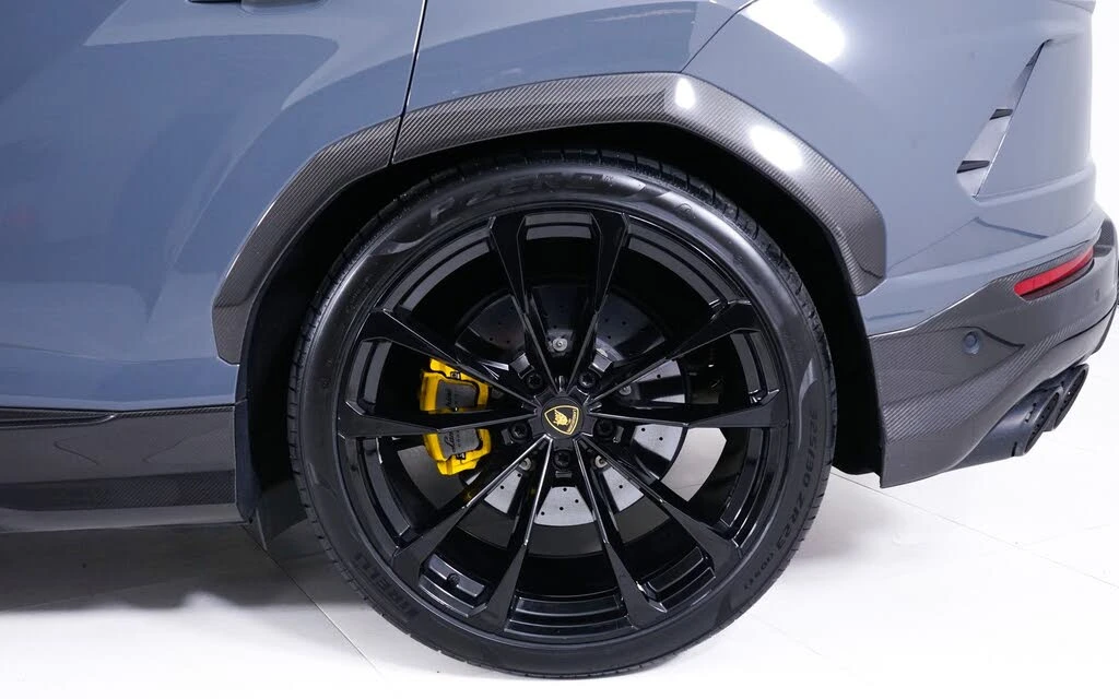 2022 Lamborghini Urus - Image 12 of 30