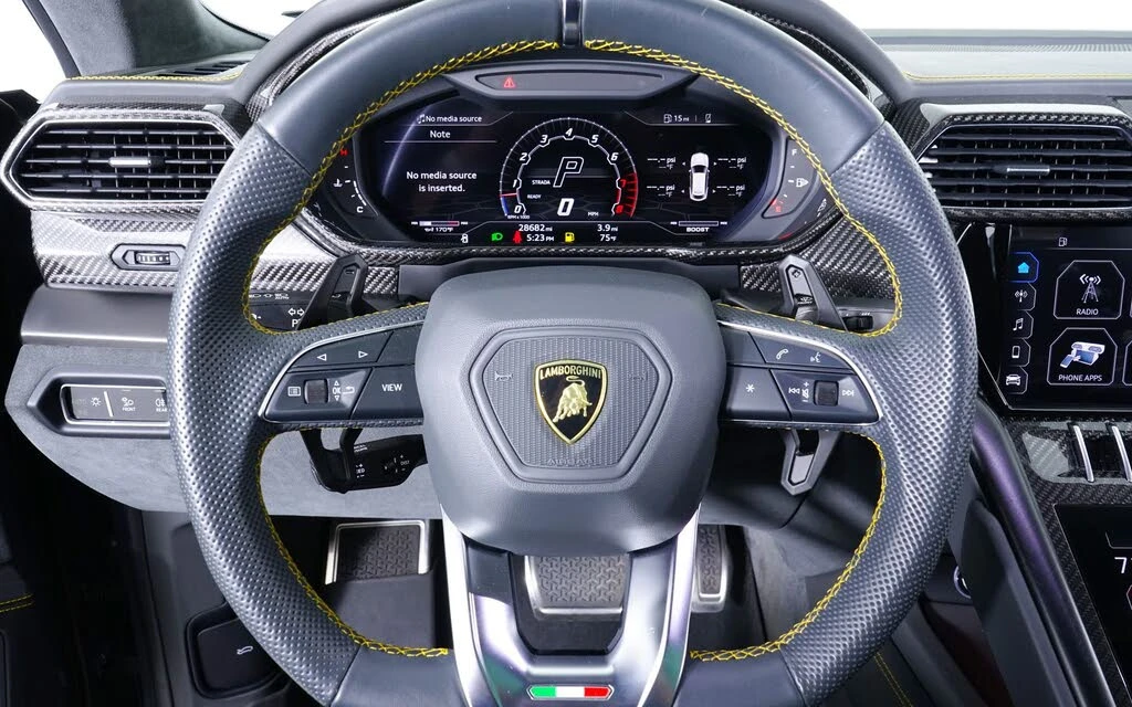 2022 Lamborghini Urus - Image 19 of 30
