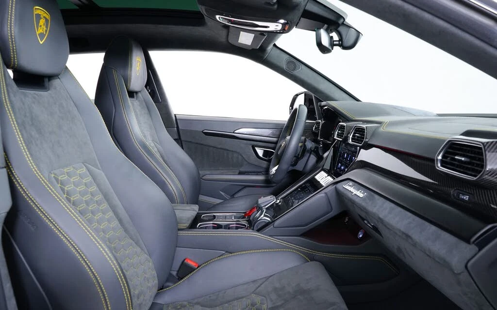 2022 Lamborghini Urus - Image 29 of 30