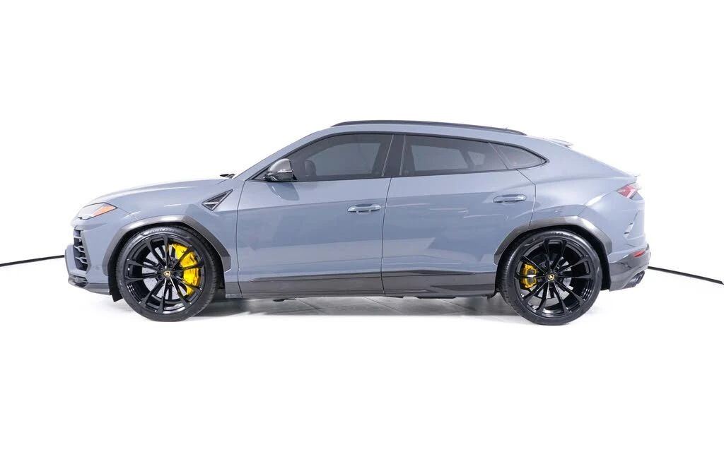 2022 Lamborghini Urus - Image 2 of 30
