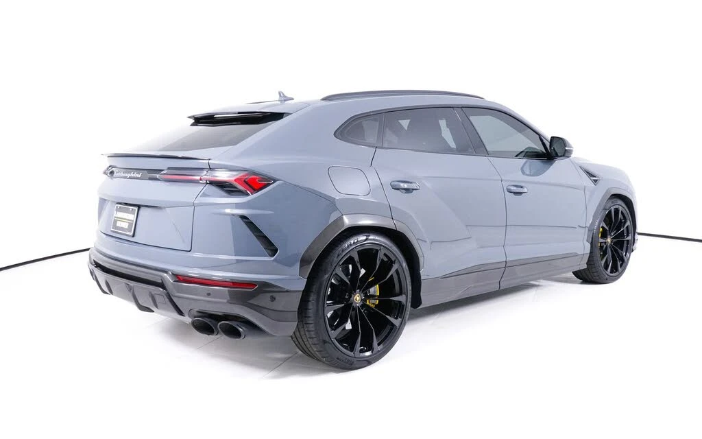 2022 Lamborghini Urus - Image 7 of 30