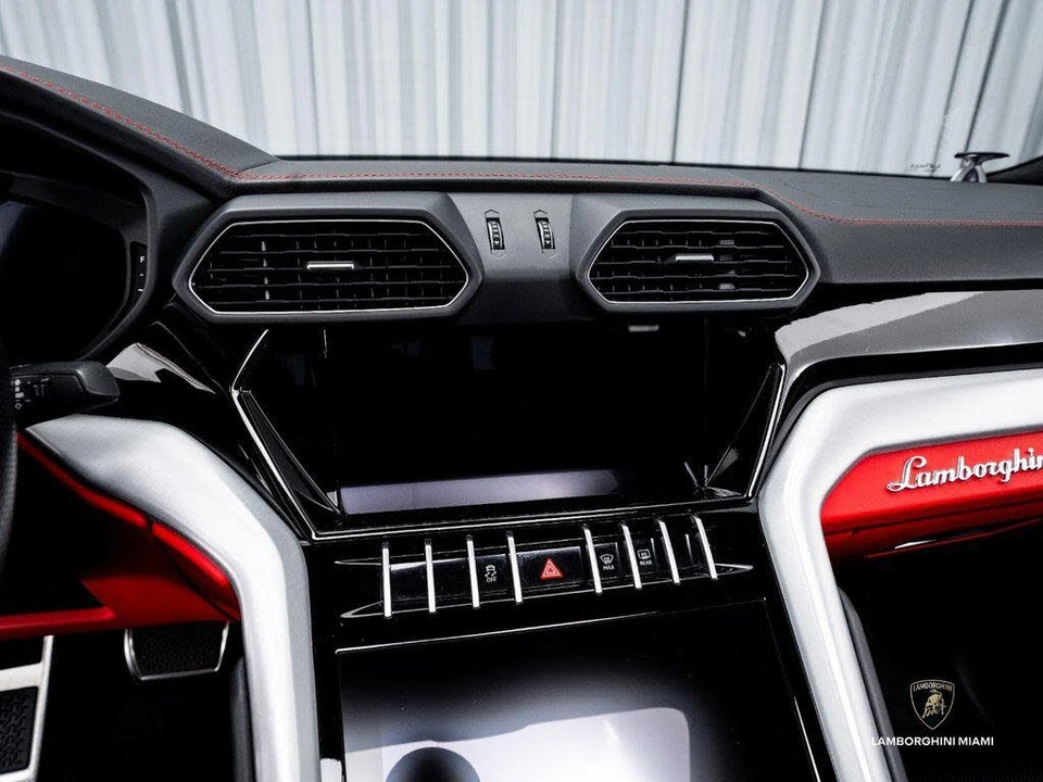 2022 Lamborghini Urus - Image 24 of 31