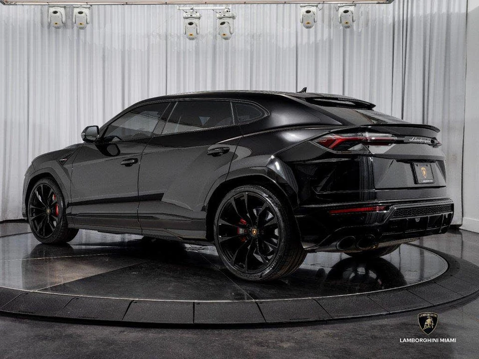 2022 Lamborghini Urus - Image 8 of 31