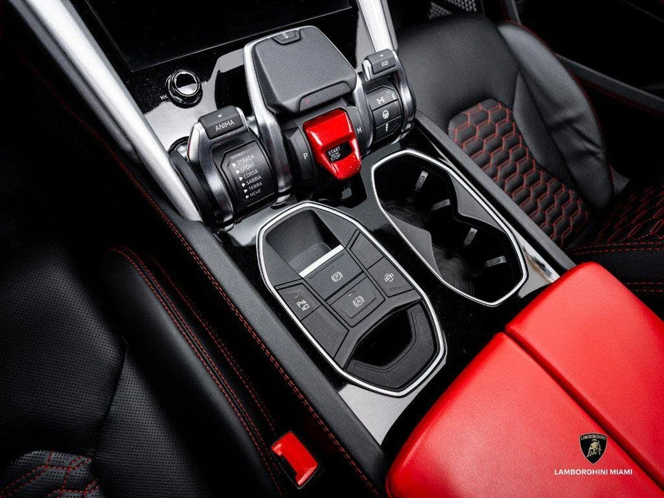 2022 Lamborghini Urus - Image 26 of 31