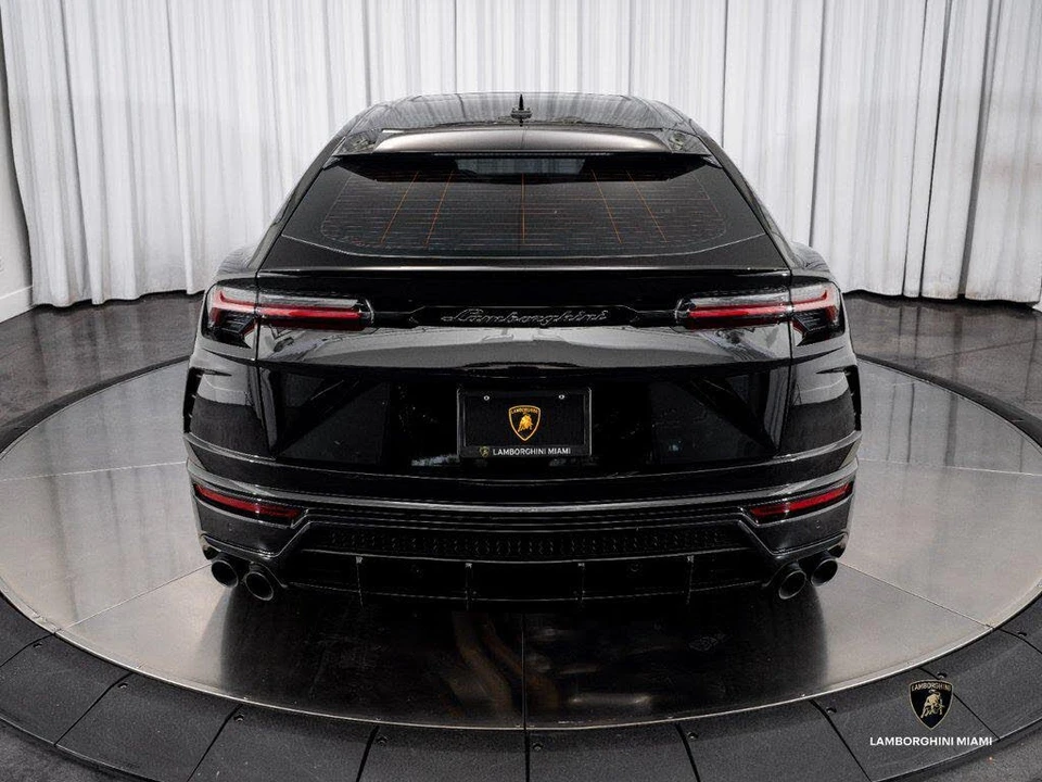 2022 Lamborghini Urus - Image 10 of 31