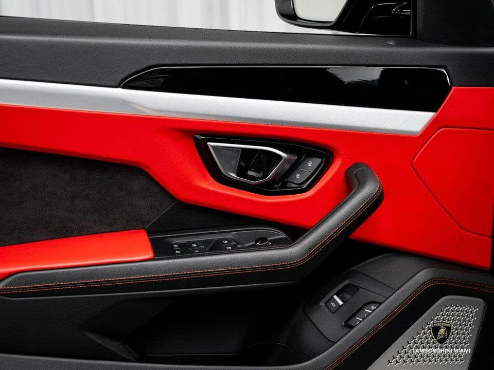 2022 Lamborghini Urus - Image 19 of 31