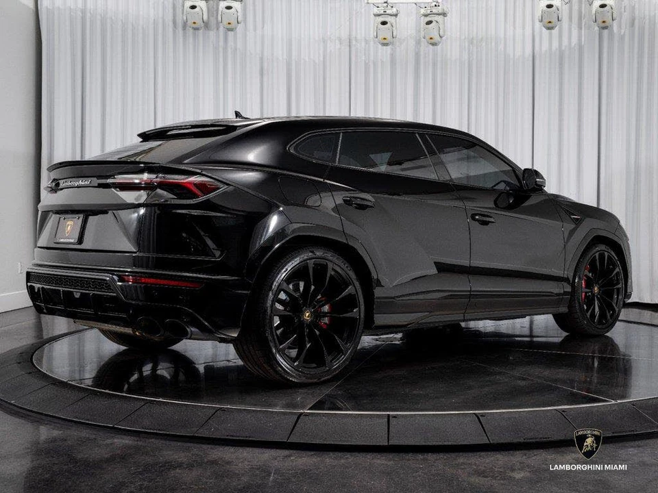 2022 Lamborghini Urus - Image 13 of 31