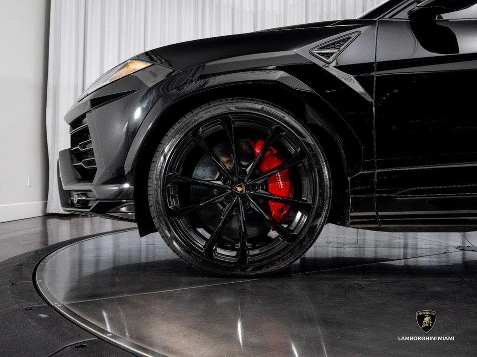2022 Lamborghini Urus - Image 6 of 31