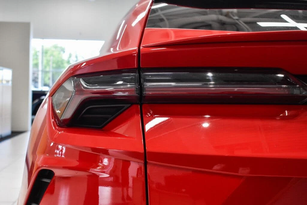 2022 Lamborghini Urus - Image 15 of 31