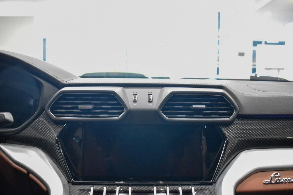 2022 Lamborghini Urus - Image 29 of 31