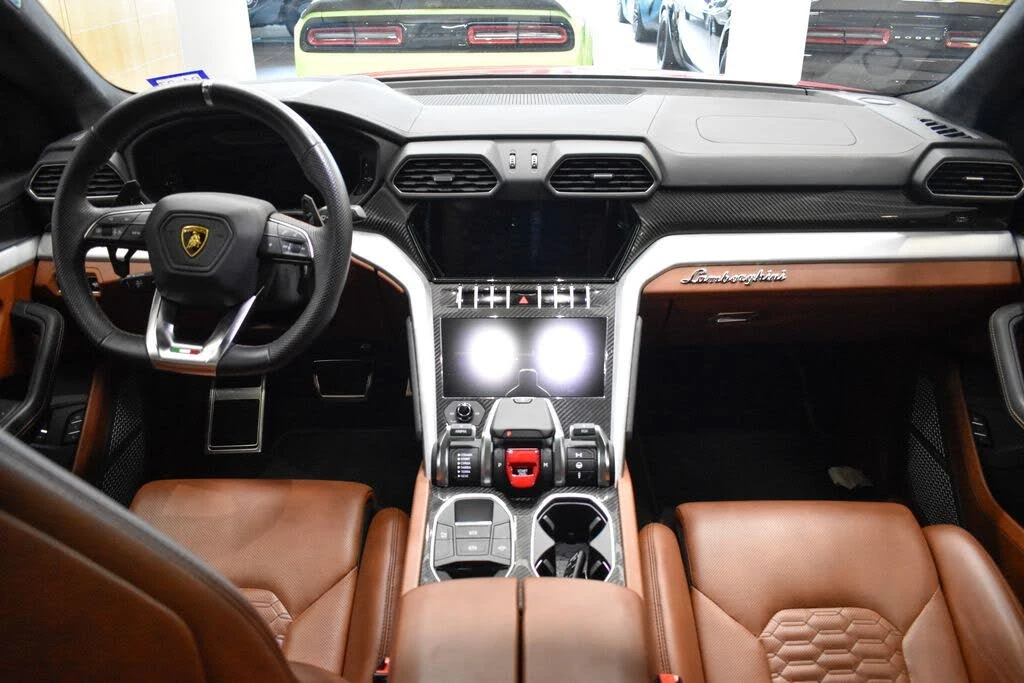 2022 Lamborghini Urus - Image 23 of 31