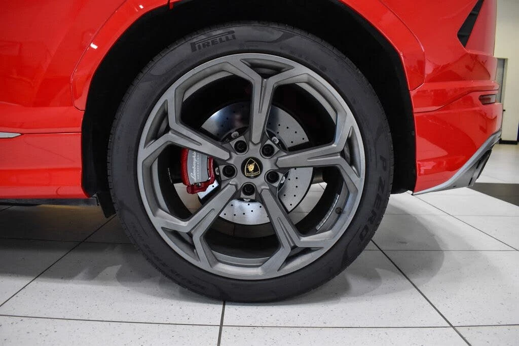 2022 Lamborghini Urus - Image 13 of 31
