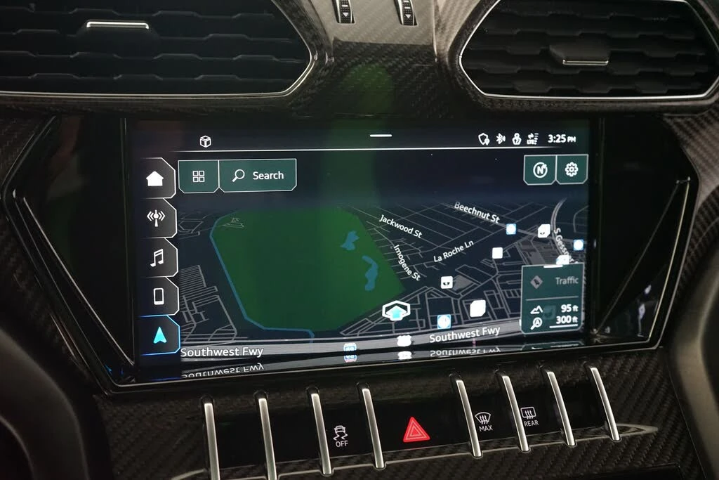 2022 Lamborghini Urus - Image 15 of 31