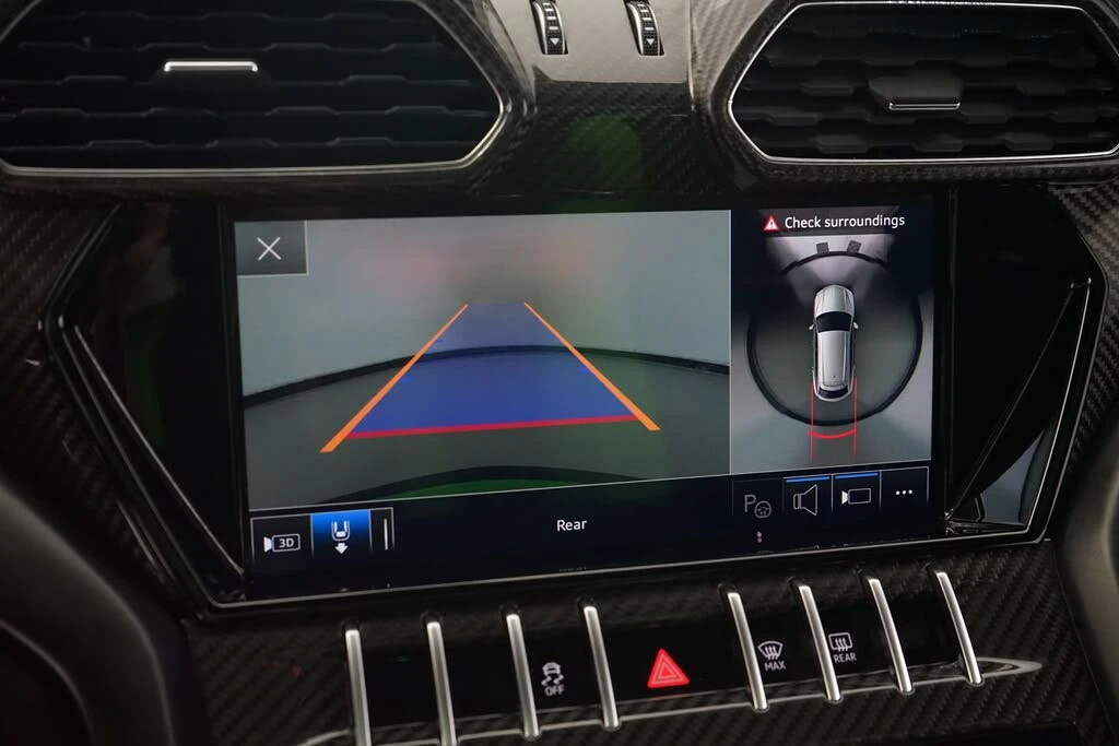 2022 Lamborghini Urus - Image 16 of 31