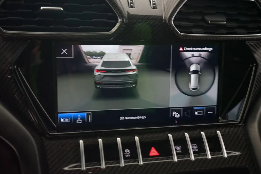 2022 Lamborghini Urus - Image 17 of 31