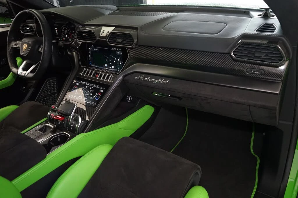 2022 Lamborghini Urus - Image 11 of 31