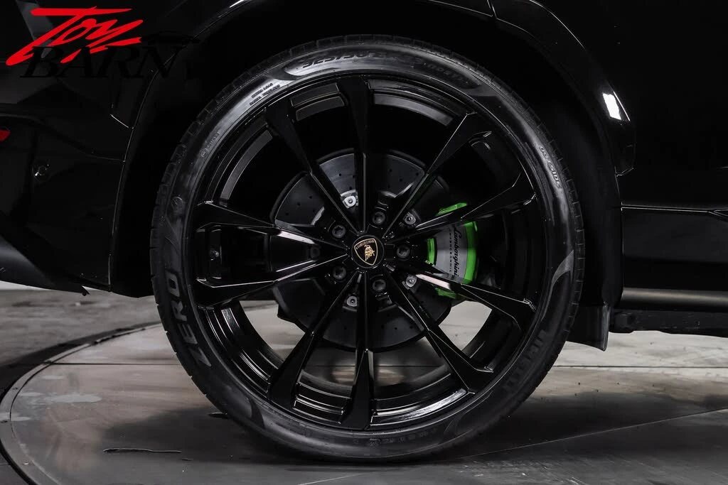 2022 Lamborghini Urus - Image 13 of 31