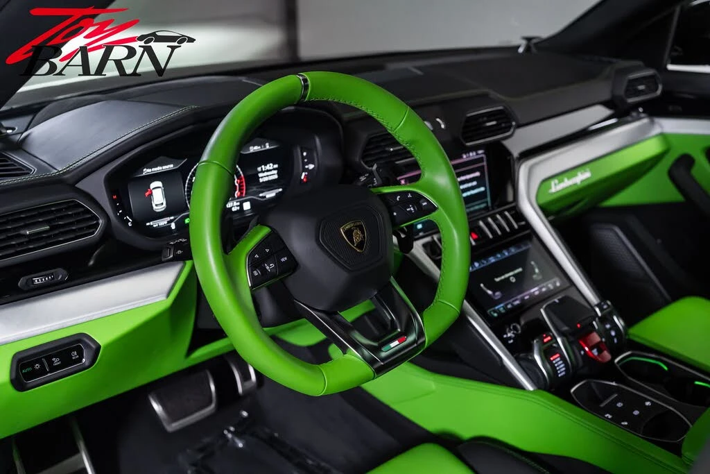 2022 Lamborghini Urus - Image 28 of 31