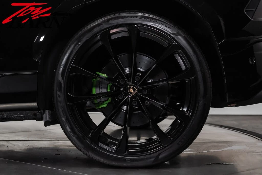 2022 Lamborghini Urus - Image 16 of 31