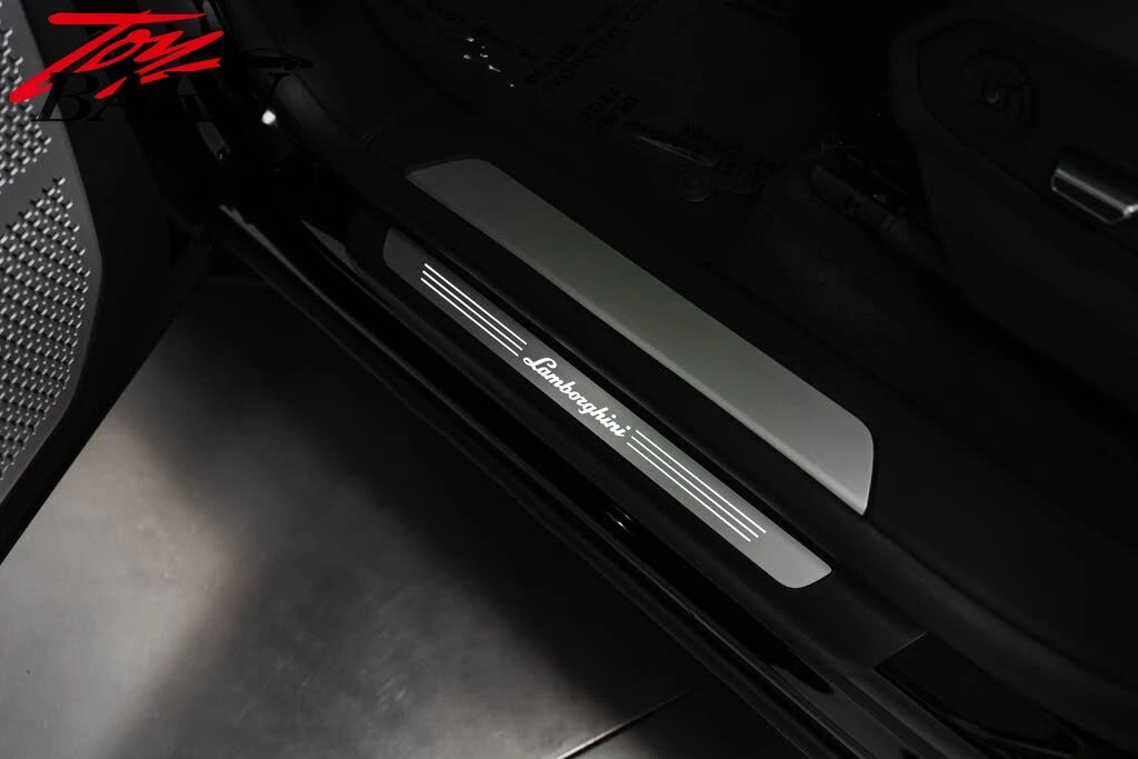 2022 Lamborghini Urus - Image 23 of 31
