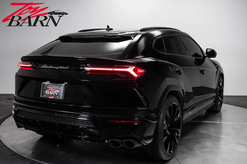 2022 Lamborghini Urus - Image 11 of 31