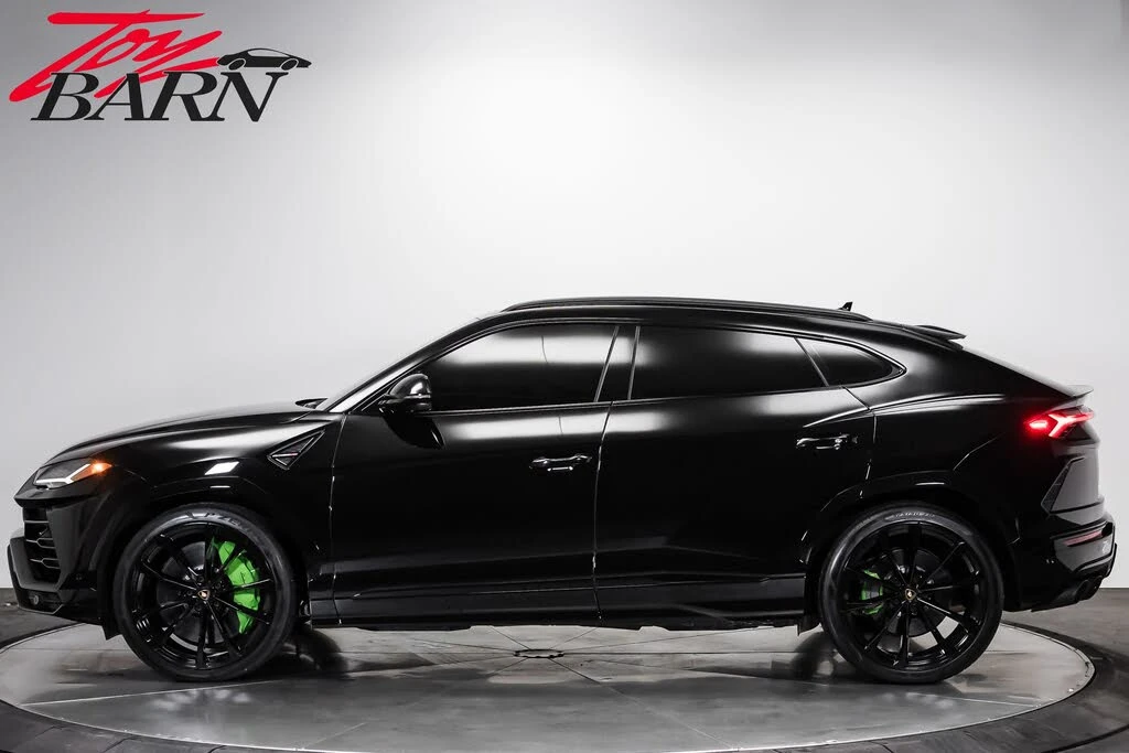 2022 Lamborghini Urus - Image 2 of 31