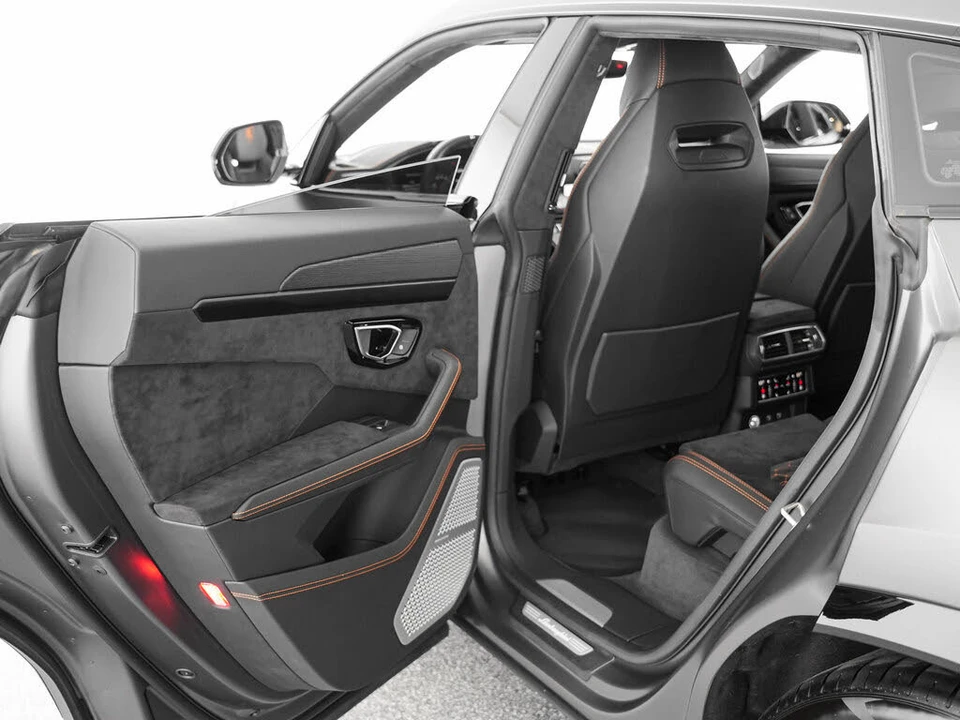 2022 Lamborghini Urus - Image 23 of 31