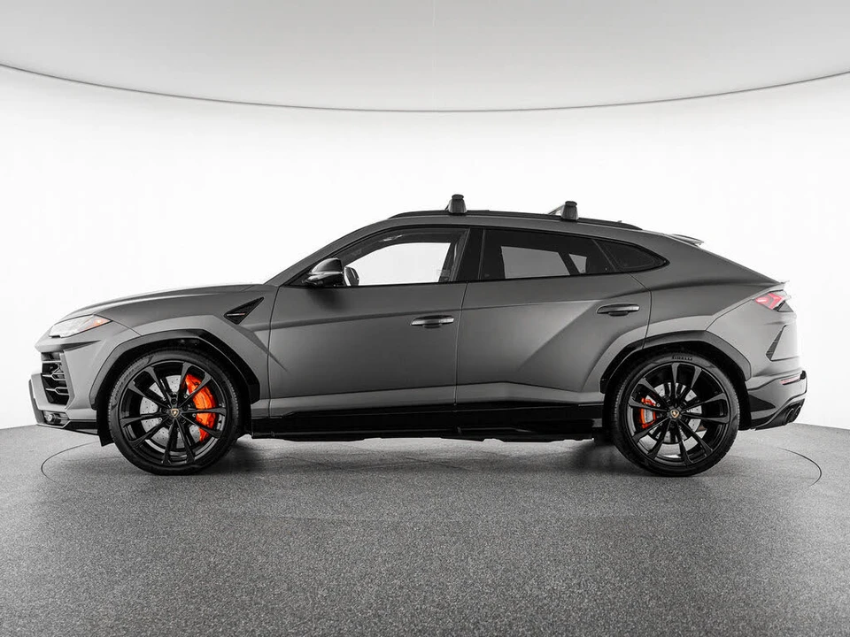 2022 Lamborghini Urus - Image 2 of 31