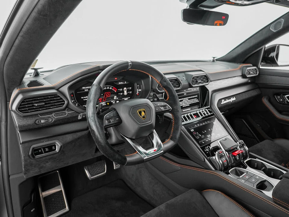 2022 Lamborghini Urus - Image 16 of 31