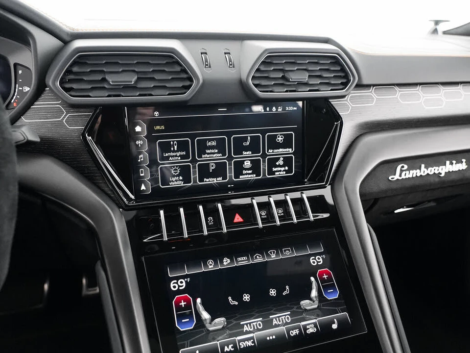 2022 Lamborghini Urus - Image 20 of 31