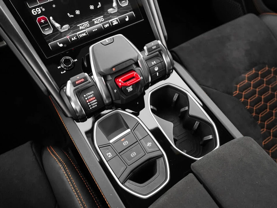 2022 Lamborghini Urus - Image 21 of 31