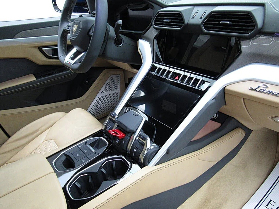 2022 Lamborghini Urus - Image 26 of 31