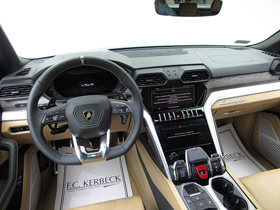 2022 Lamborghini Urus - Image 23 of 31