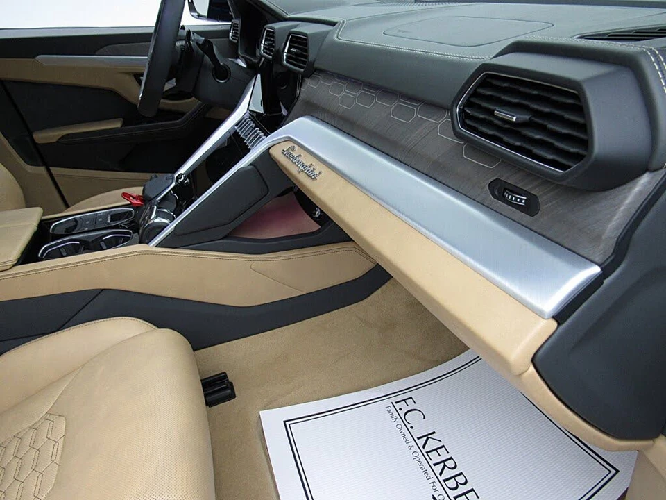 2022 Lamborghini Urus - Image 24 of 31