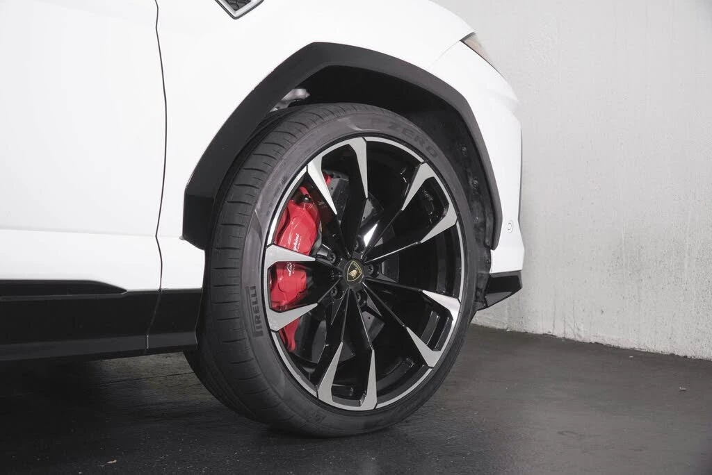 2022 Lamborghini Urus - Image 9 of 31