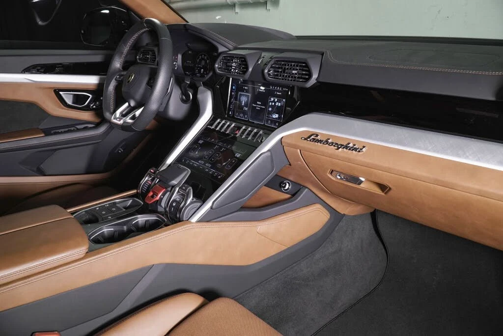 2022 Lamborghini Urus - Image 21 of 31