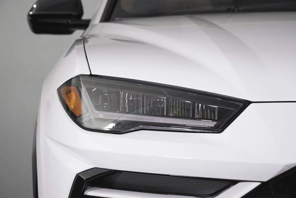 2022 Lamborghini Urus - Image 16 of 31