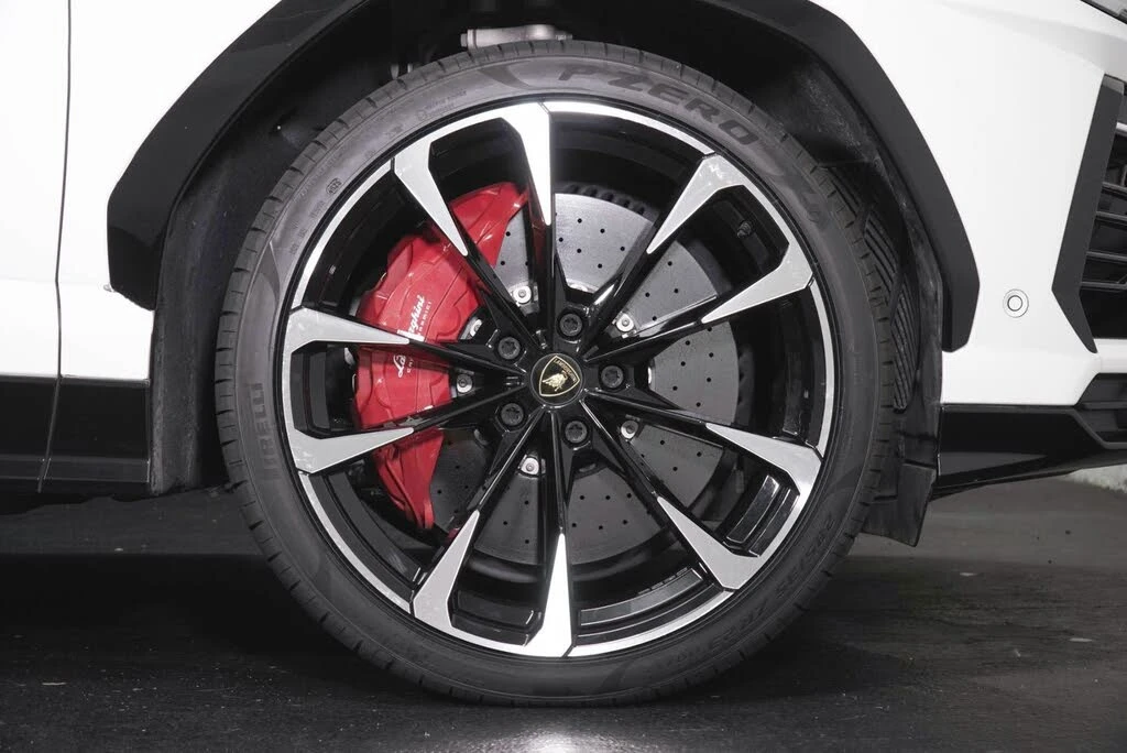 2022 Lamborghini Urus - Image 4 of 31