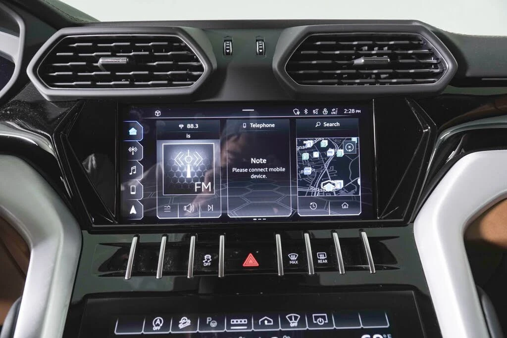 2022 Lamborghini Urus - Image 23 of 31