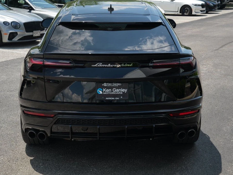 2022 Lamborghini Urus - Image 16 of 31