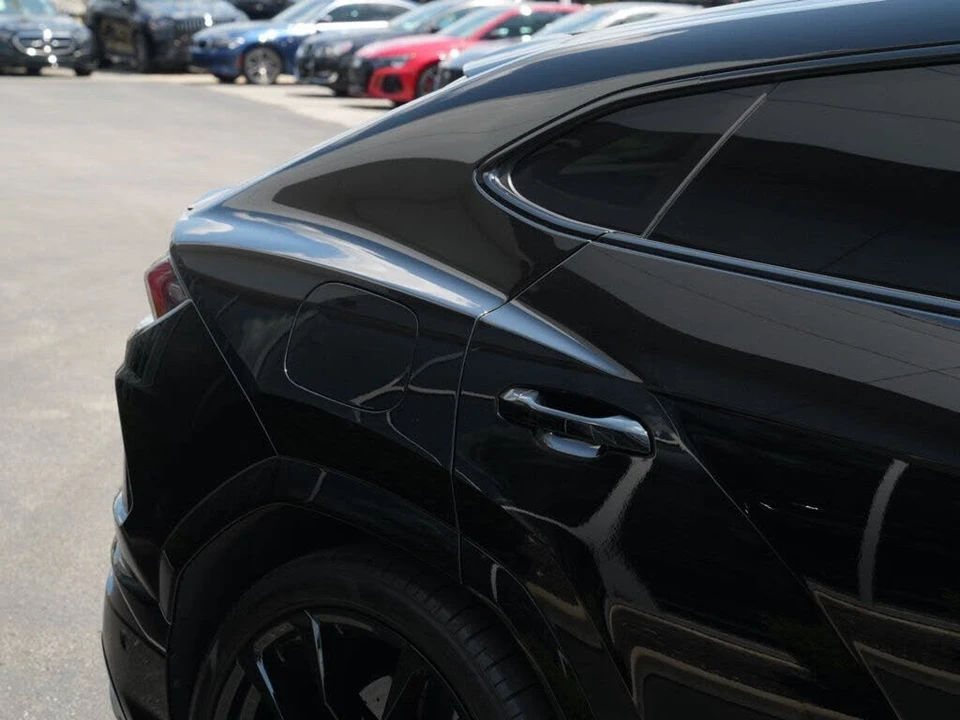 2022 Lamborghini Urus - Image 26 of 31