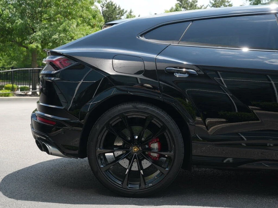 2022 Lamborghini Urus - Image 24 of 31