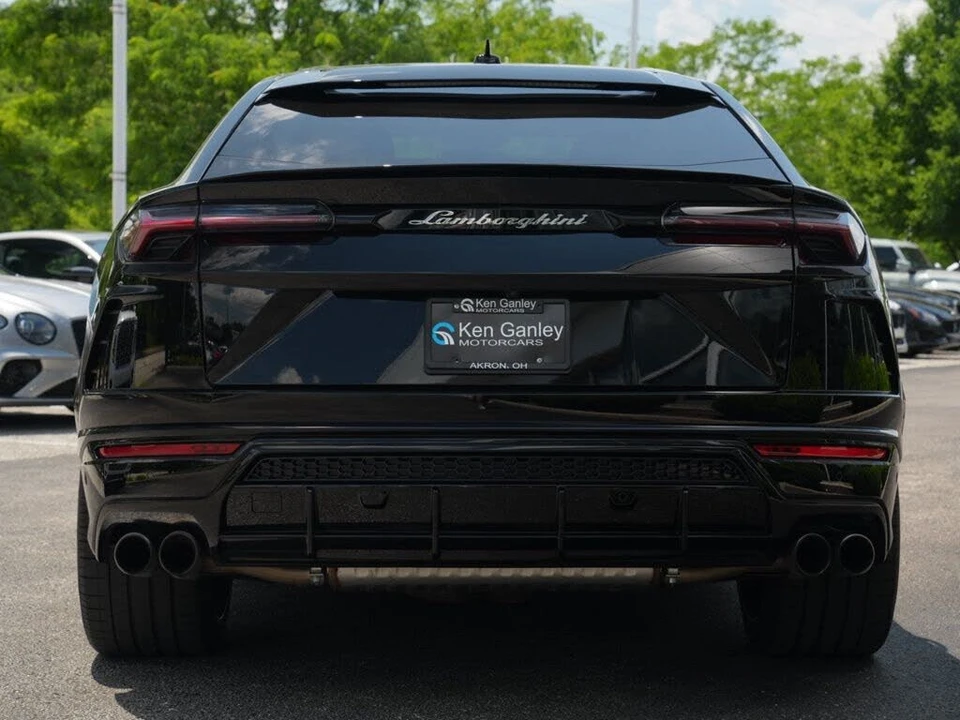 2022 Lamborghini Urus - Image 15 of 31