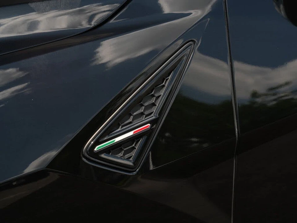2022 Lamborghini Urus - Image 7 of 31