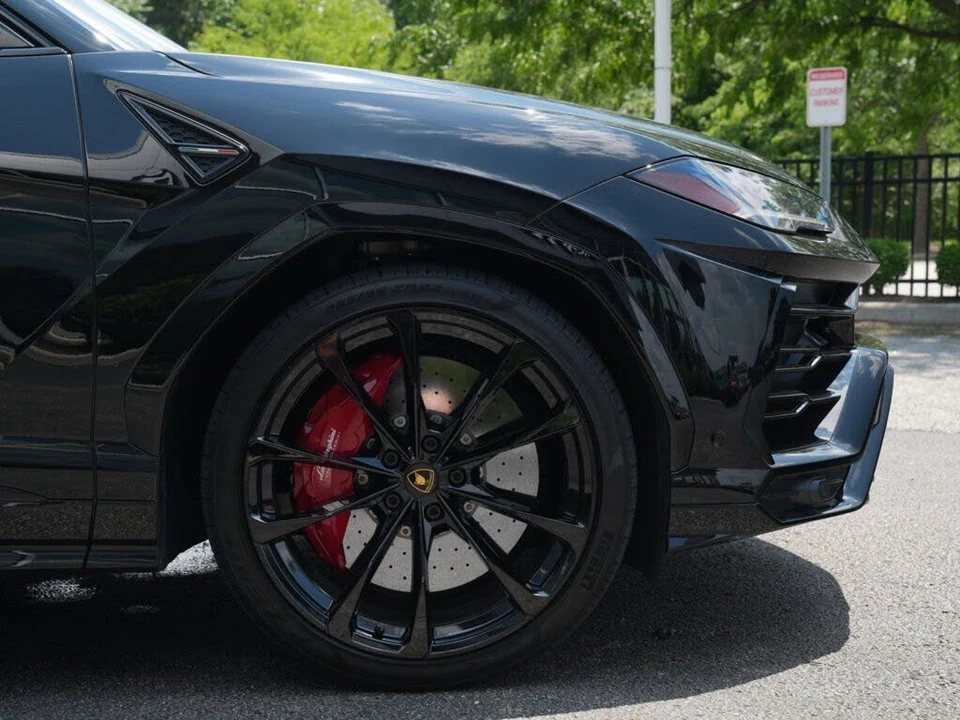 2022 Lamborghini Urus - Image 27 of 31