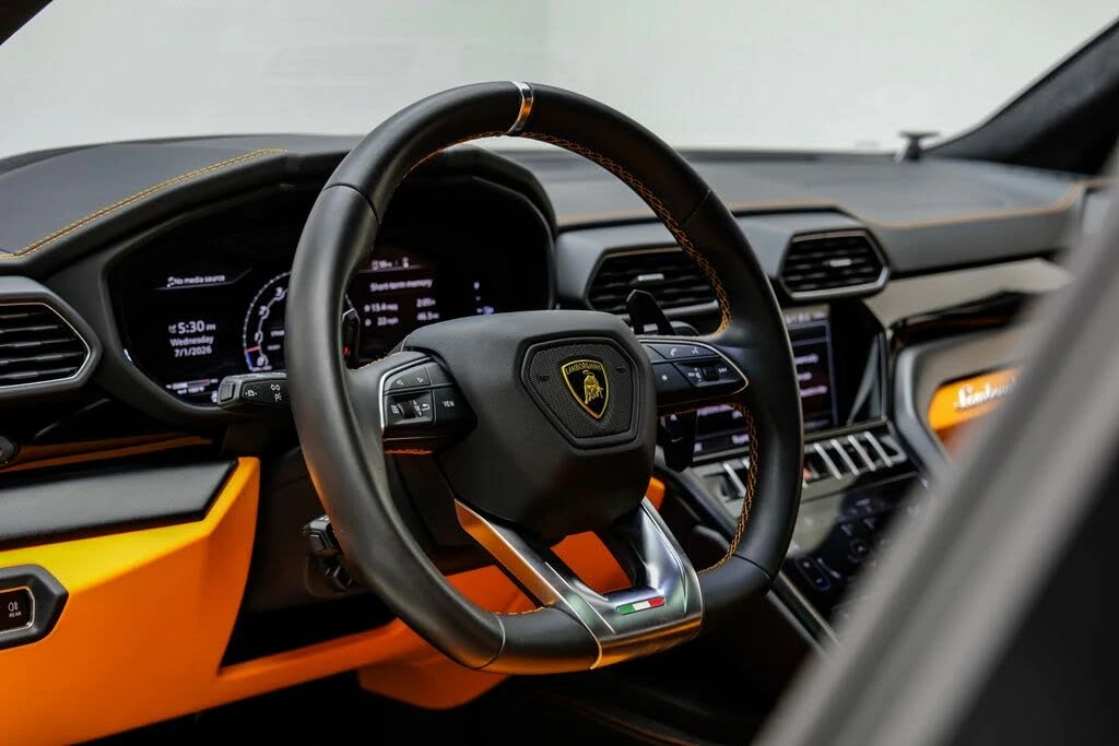 2022 Lamborghini Urus - Image 15 of 31
