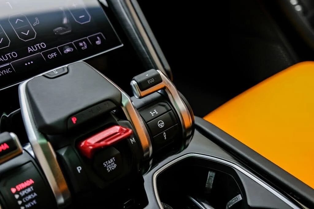 2022 Lamborghini Urus - Image 28 of 31